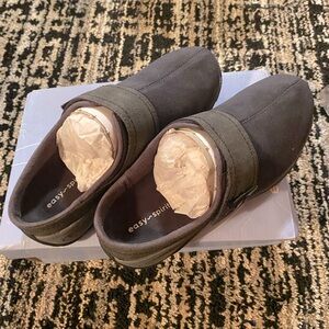 Easy Spirit Clogs Women’s Size 9